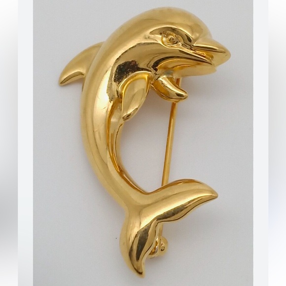 Napier Jewelry - Dolphin Brooch Pin Jumping Signed Napier Gold Tone Metal Shiny Vintage